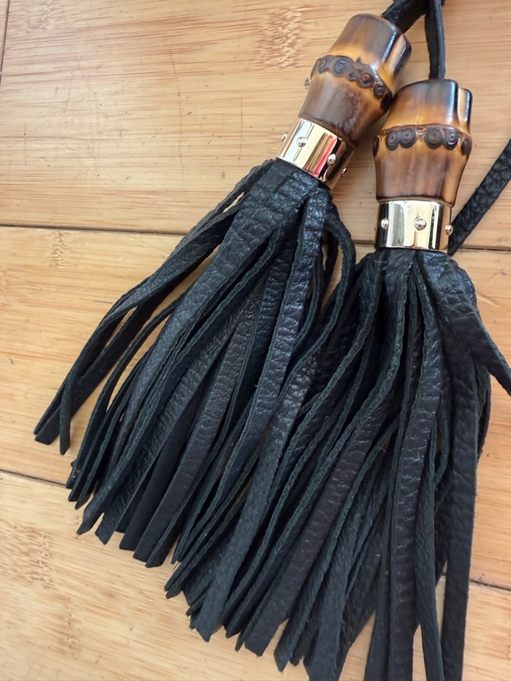 GUCCI Jackie Hobo Bag Black Pebbled Leather Bamboo Tassel Gold Hardware - Picture 5 of 10